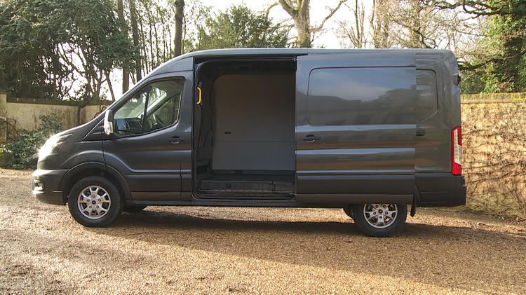 FORD TRANSIT 460 L4 MINIBUS DIESEL RWD 2.0 EcoBlue 165ps H3 18 Seater Leader [Nav]